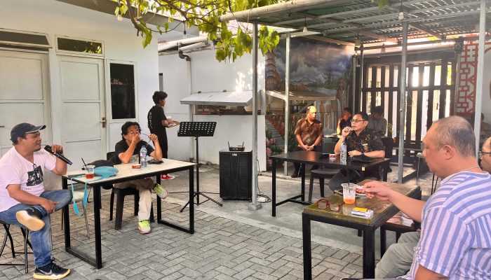 Dari Rumah Kopi ke Ruang Sidang: Johanis Dairo Malo Bangun Jembatan dengan Media