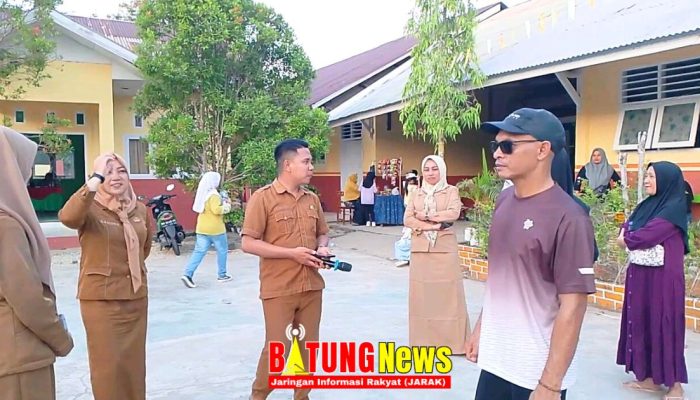 Ketua Komite Tinjau Latihan Drum Band SDN 8 Kwandang