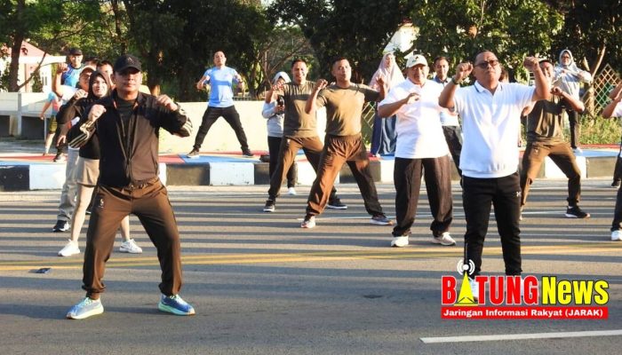 Dandim 1314/Gorut Ikut Meriahkan Senam Bersama di Halaman Kantor Bupati
