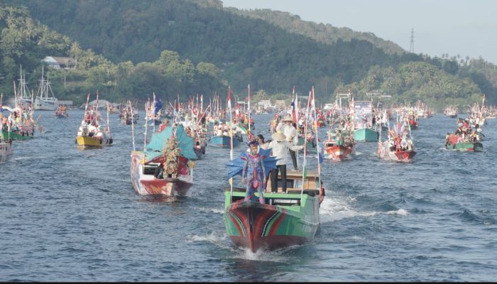 FPSL : Sailing Pass Perahu Mural, Galeri Seni Terapung dari Bitung yang Mendunia