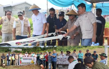 Paulus Denny Liemitang Pimpin Penanaman Jagung Perdana Tani Merdeka di Bitung, Pemkot Apresiasi dan Kementan Salurkan Alsintan